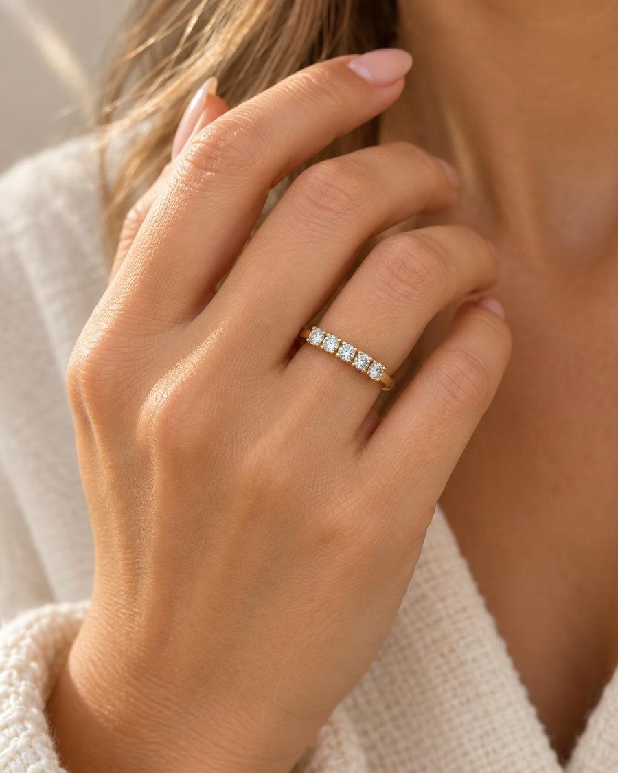Vintage Five Stone Diamond 14k Yellow Gold Band Ring