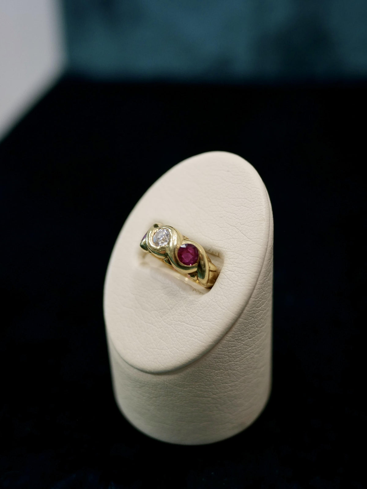 Vintage Diamond Ruby 18k Yellow Gold Pinky Ring