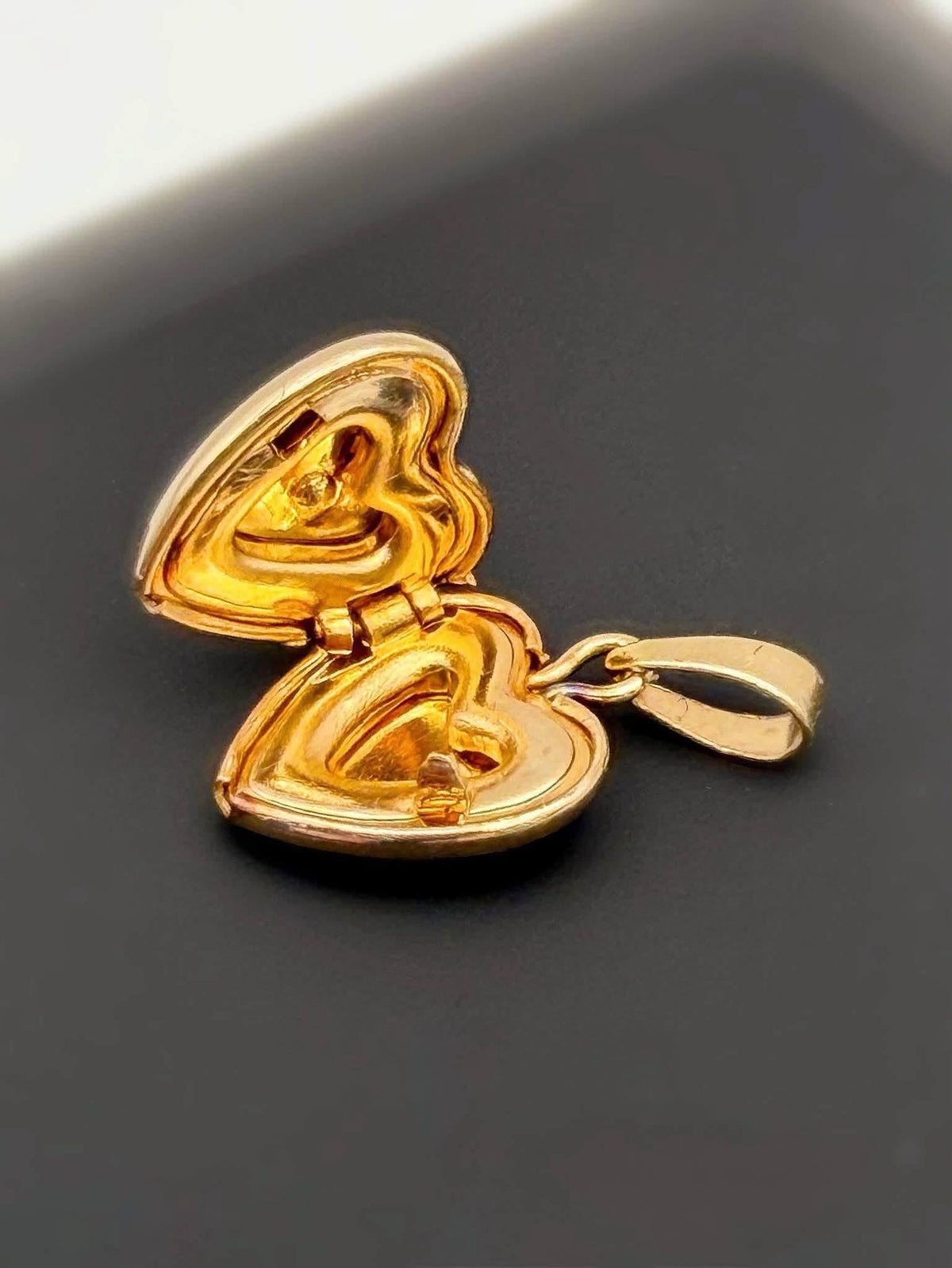 Vintage Starburst Diamond Heart Locket Pendant in 14k Gold